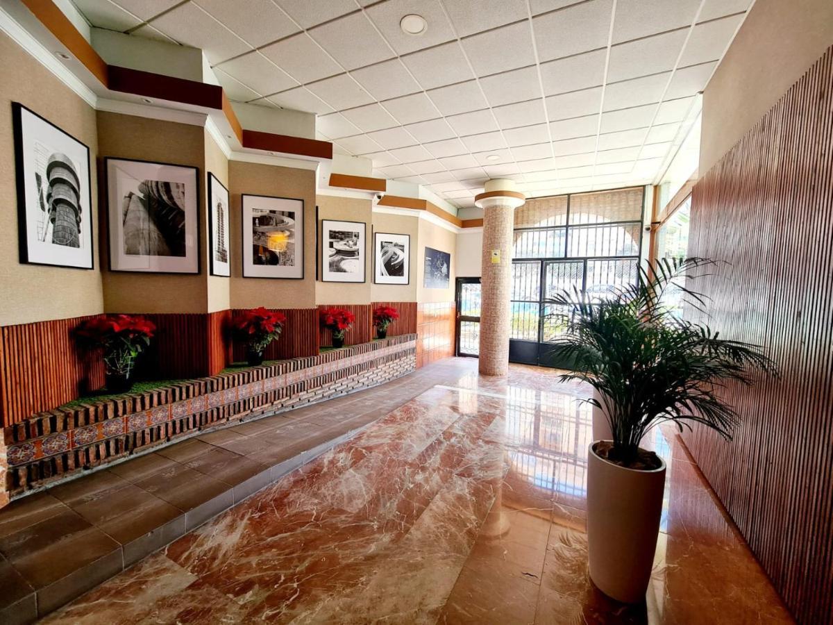 Skyline Suites Costa Del Sol 托雷莫利诺斯 外观 照片